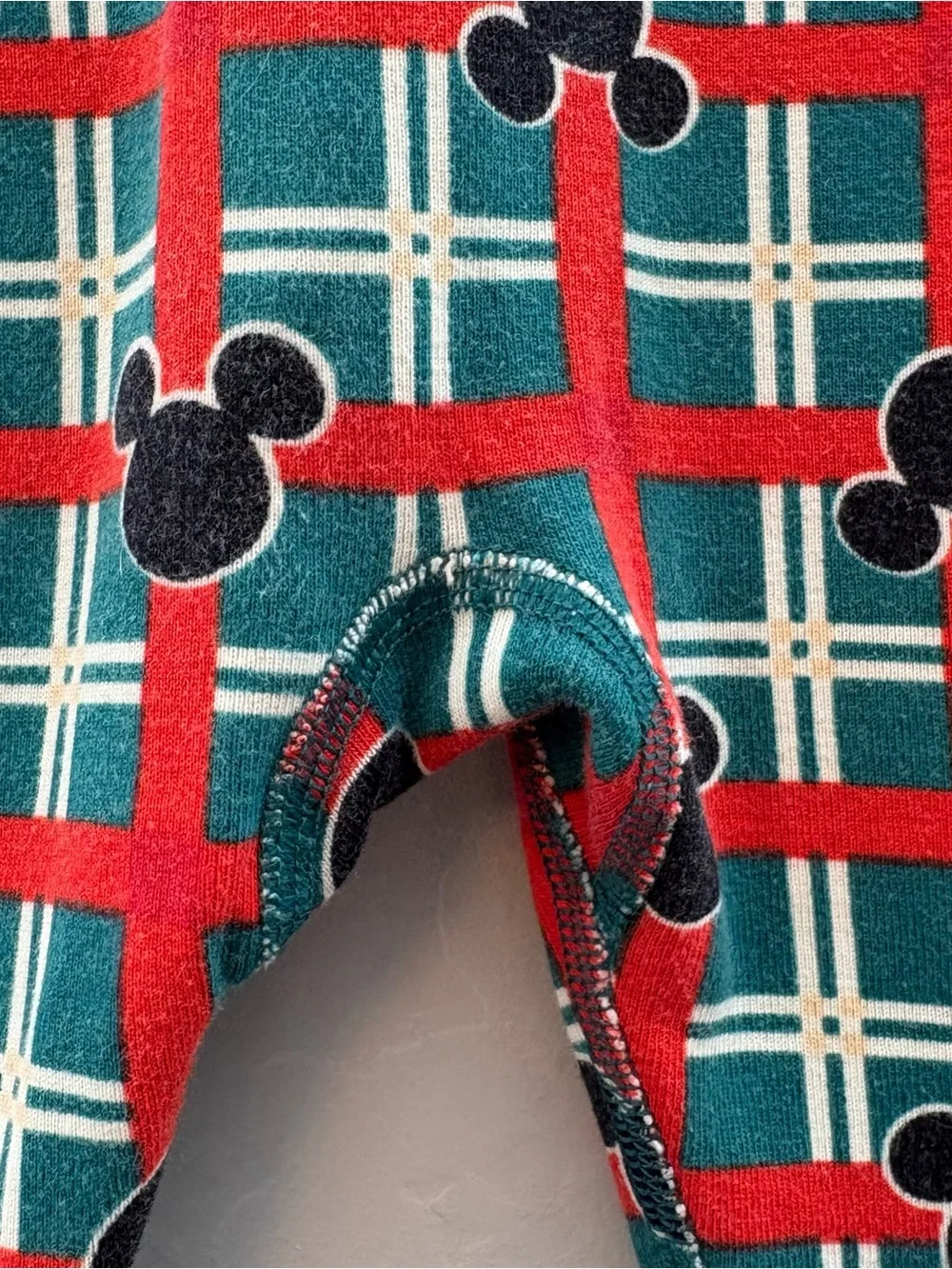 Hanna andersson disney mickey holiday christmas plaid baby sleeper 75 cm 12-18